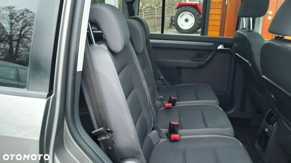 Volkswagen Touran 1.6 TDI DPF BlueMotion Technology STYLE - 24