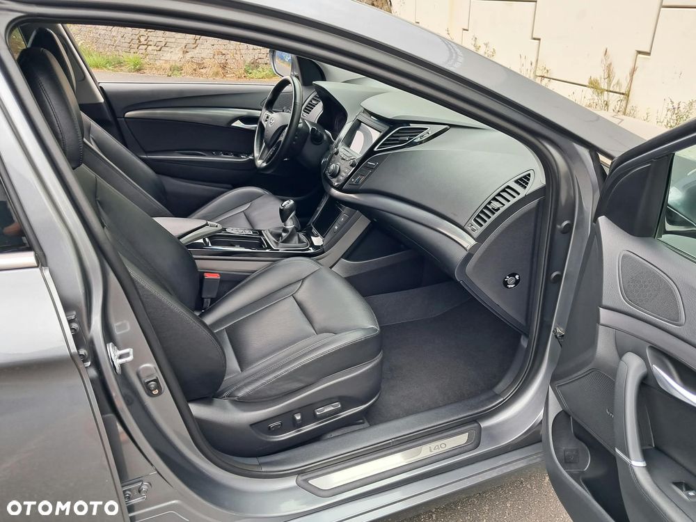 Hyundai i40 Kombi 2.0 Premium - 13