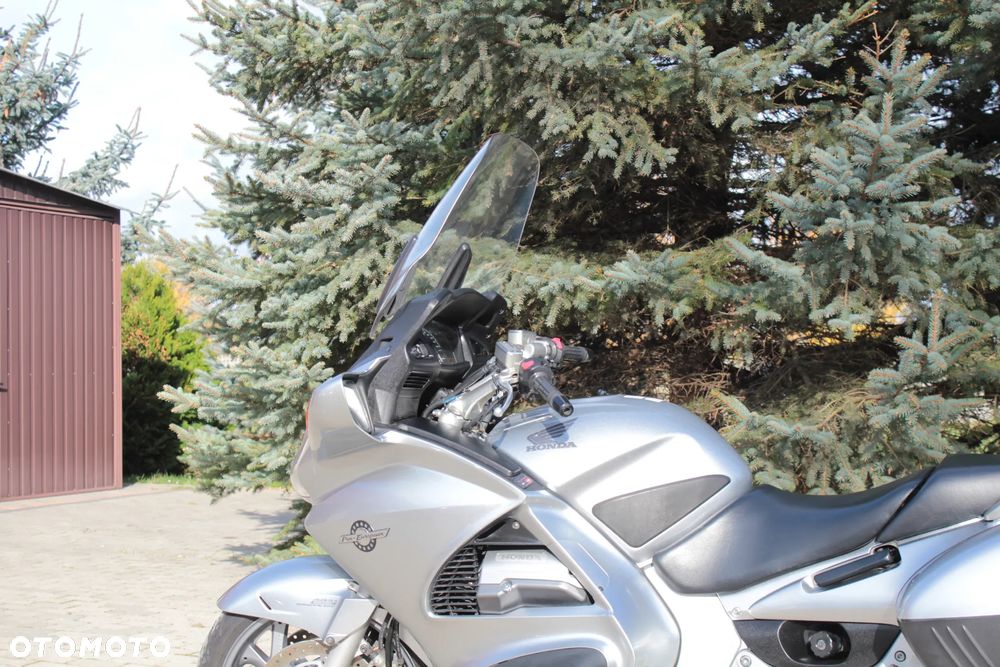 Honda ST - 9