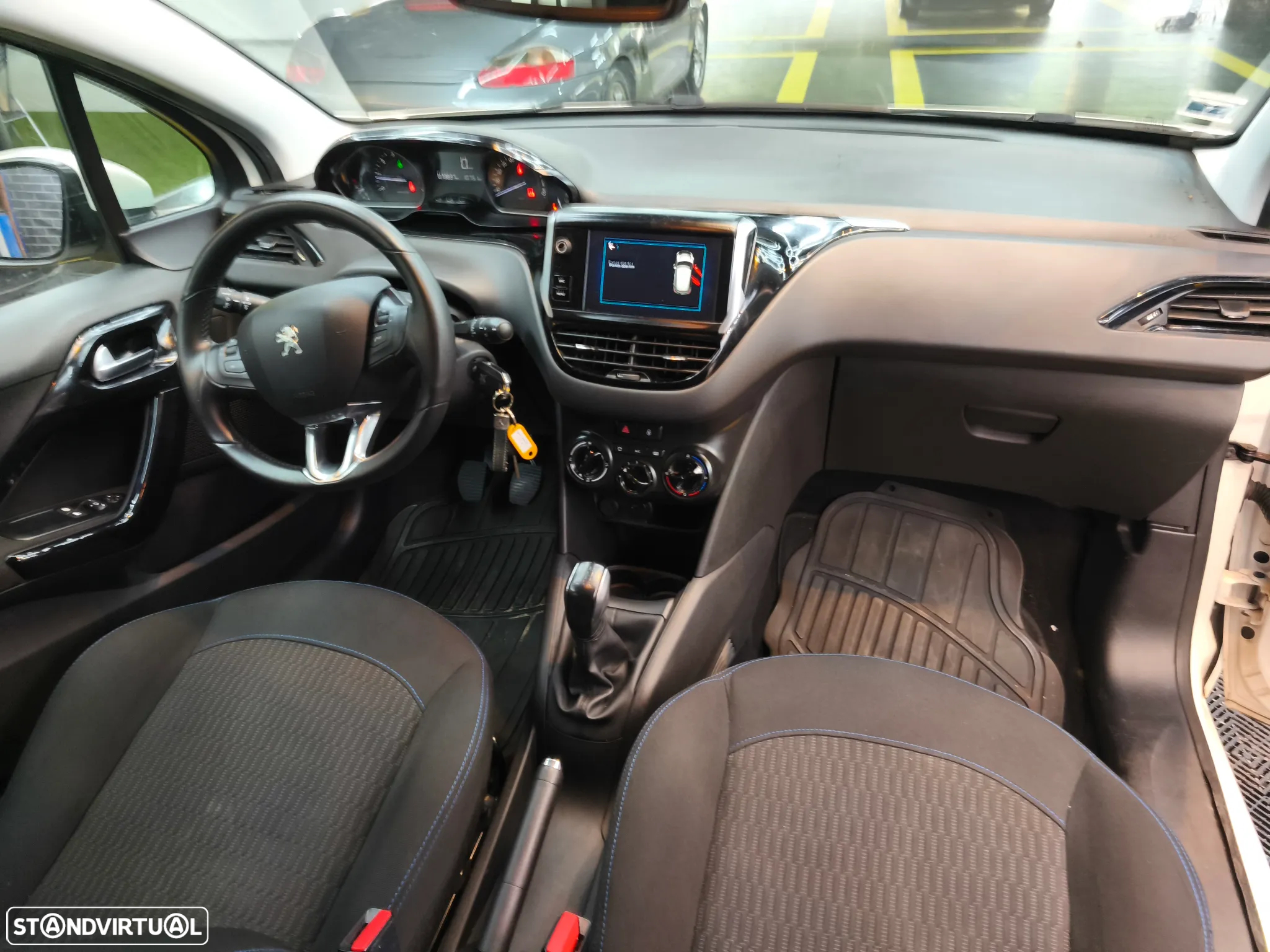 Peugeot 208 1.2 PureTech Signature - 19