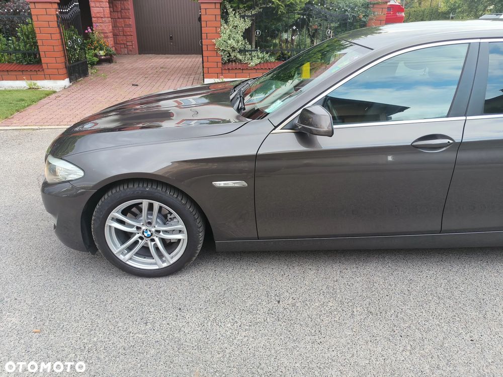 BMW Seria 5 523i Sport-Aut - 26