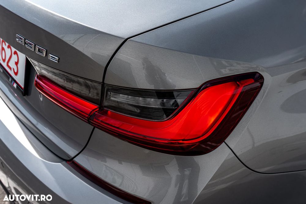 BMW Seria 3 330e Aut. M Sport - 19
