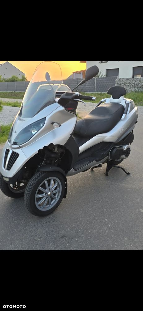 Piaggio MP-3 - 19