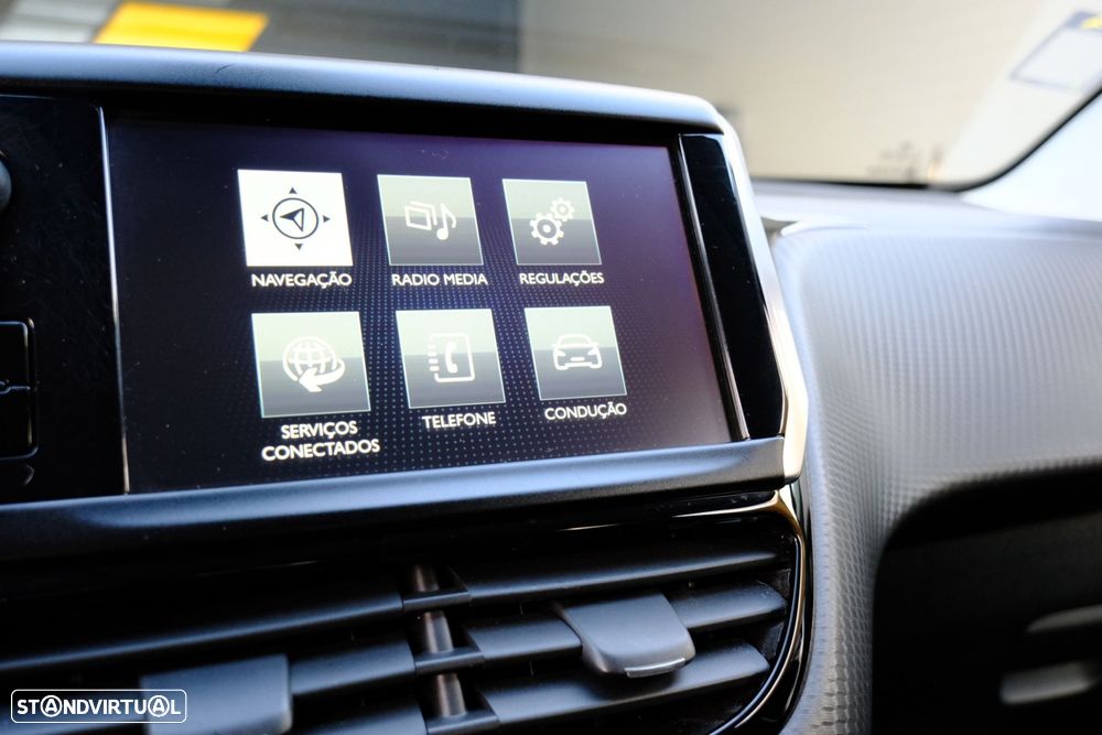 Peugeot 2008 1.2 PureTech Allure - 20