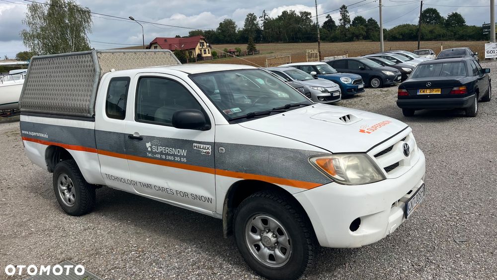 Toyota Hilux 2.5 D-4D DLX + - 26