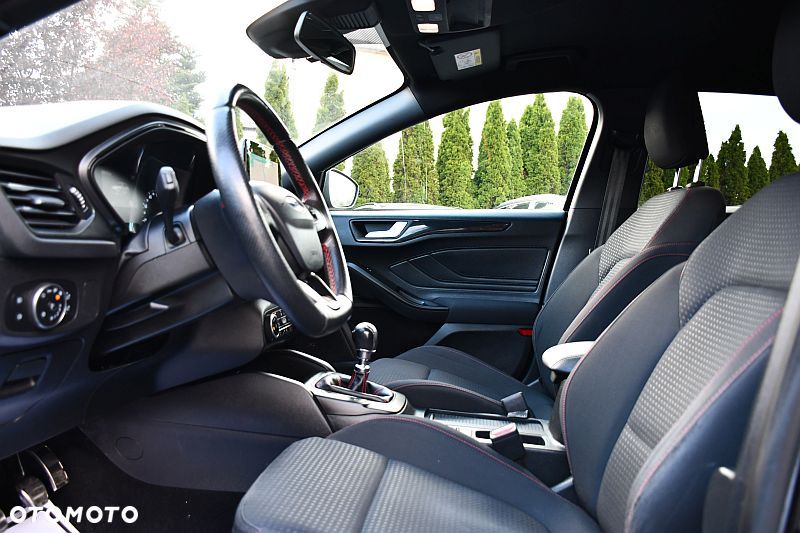 Ford Focus 1.5 EcoBlue Start-Stopp-System ST-LINE X - 10