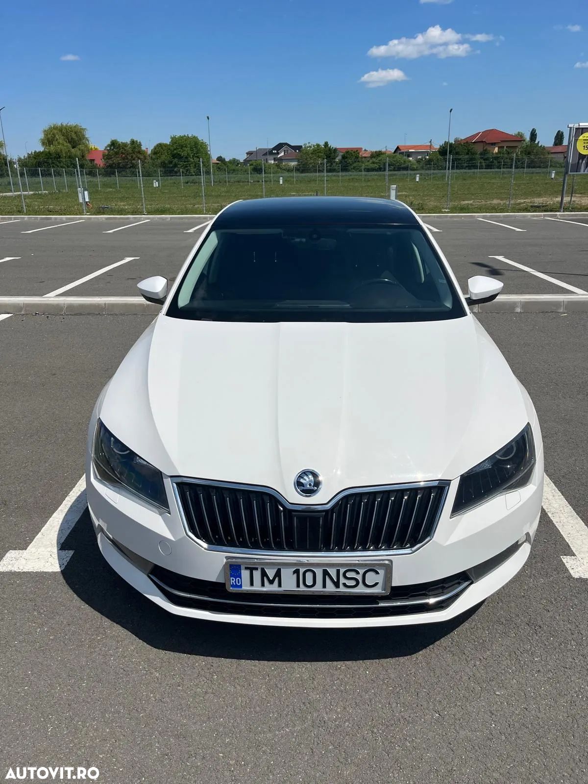 Skoda Superb 2.0 TDI DSG Ambition - 1