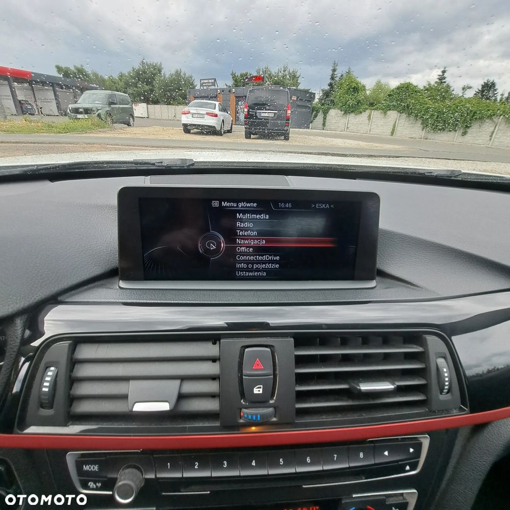 BMW Seria 3 320i Efficient Dynamics Edition Sport Line - 23