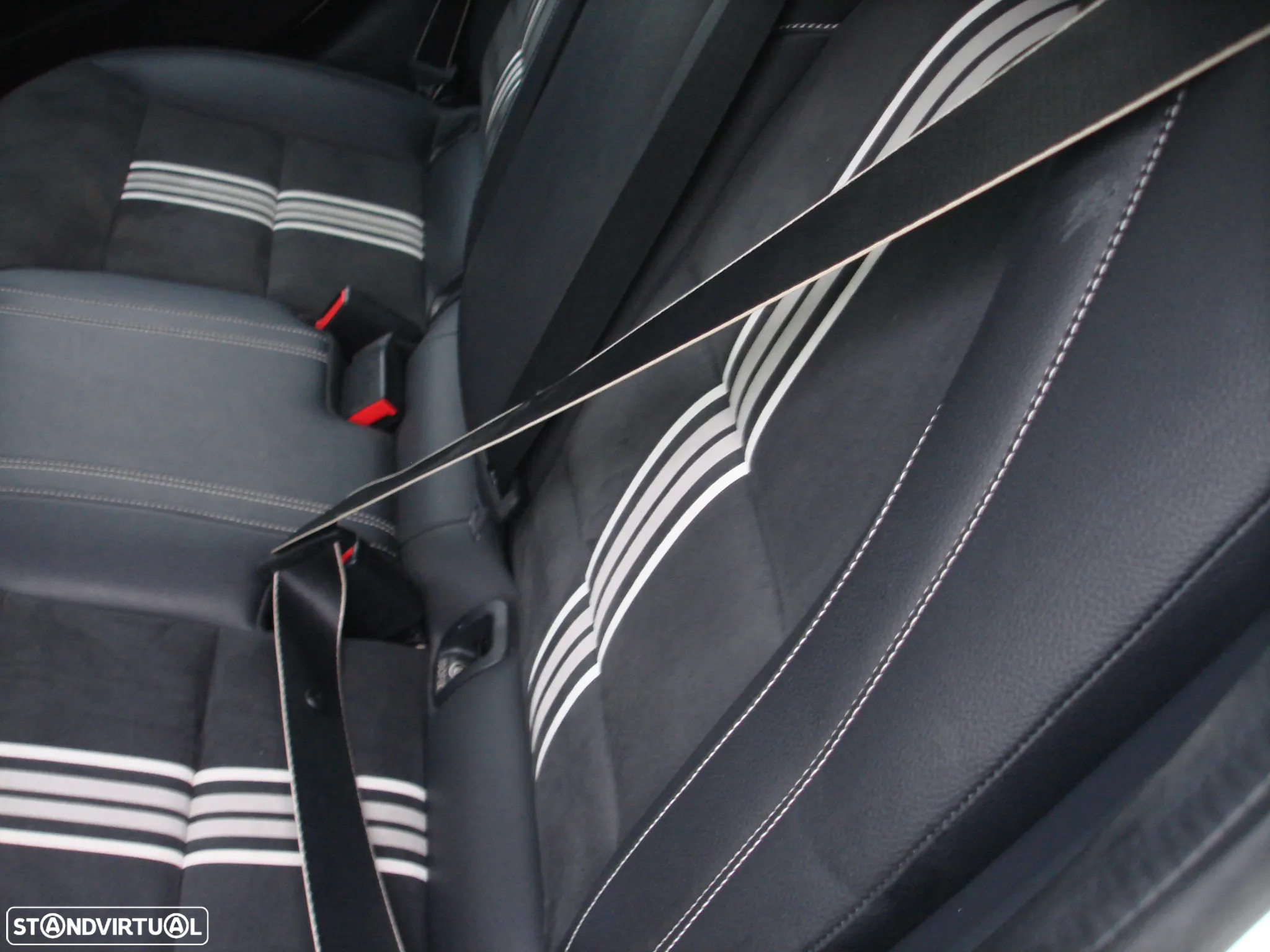 Mercedes-Benz A 180 d AMG Line - 31