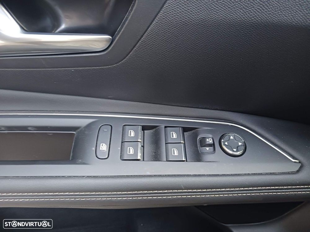 Peugeot 3008 1.6 Hybrid GT e-EAT8 - 23