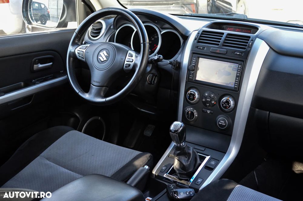 Suzuki Grand Vitara 1.9 DDiS Comfort DPF - 31