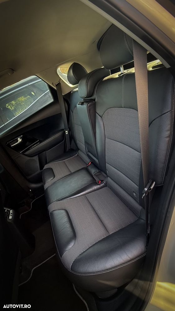 Kia Niro 1.6 GDI 2WD Aut. Vision - 6