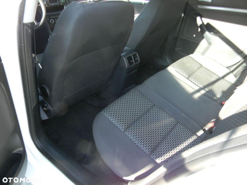 Volkswagen Golf 1.6 TDI BlueMotion Technology Comfortline - 13