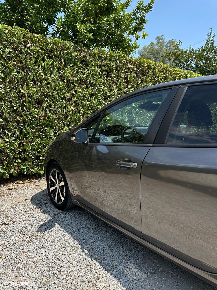Peugeot 208 1.2 PureTech Signature - 8