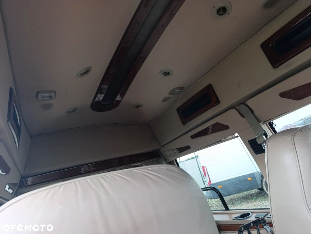 Chevrolet Express - 15