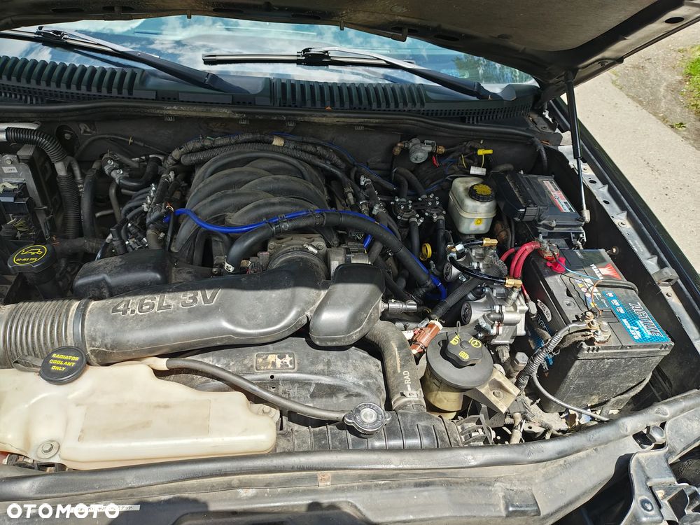 Ford Explorer 4.6 4WD - 15