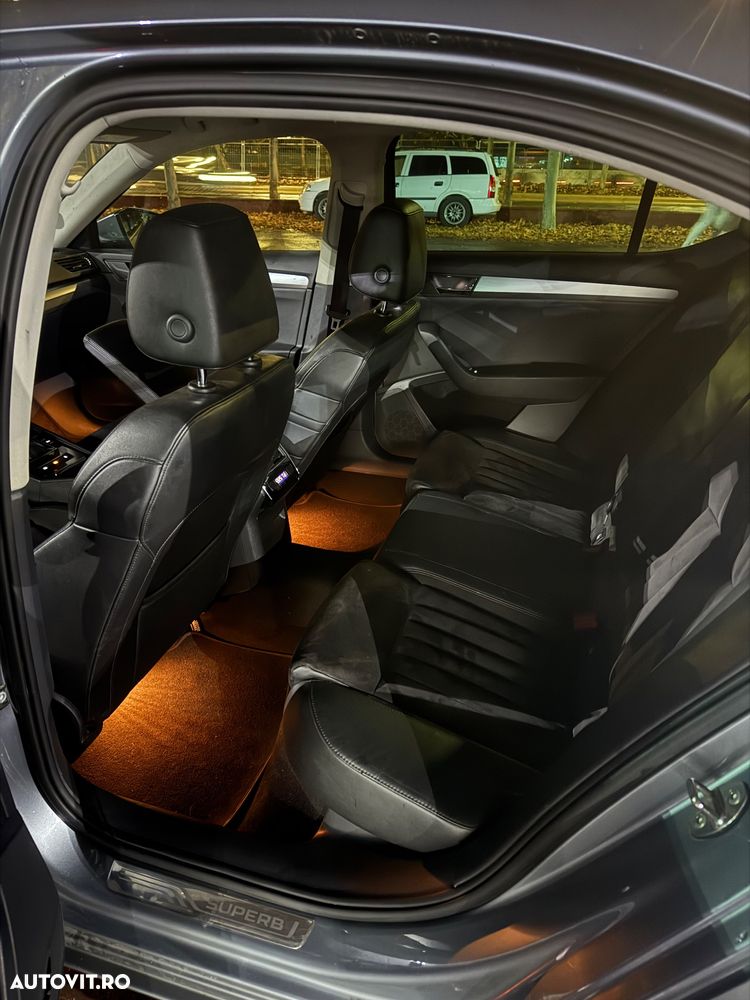 Skoda Superb 2.0 TDI DSG Ambition - 4