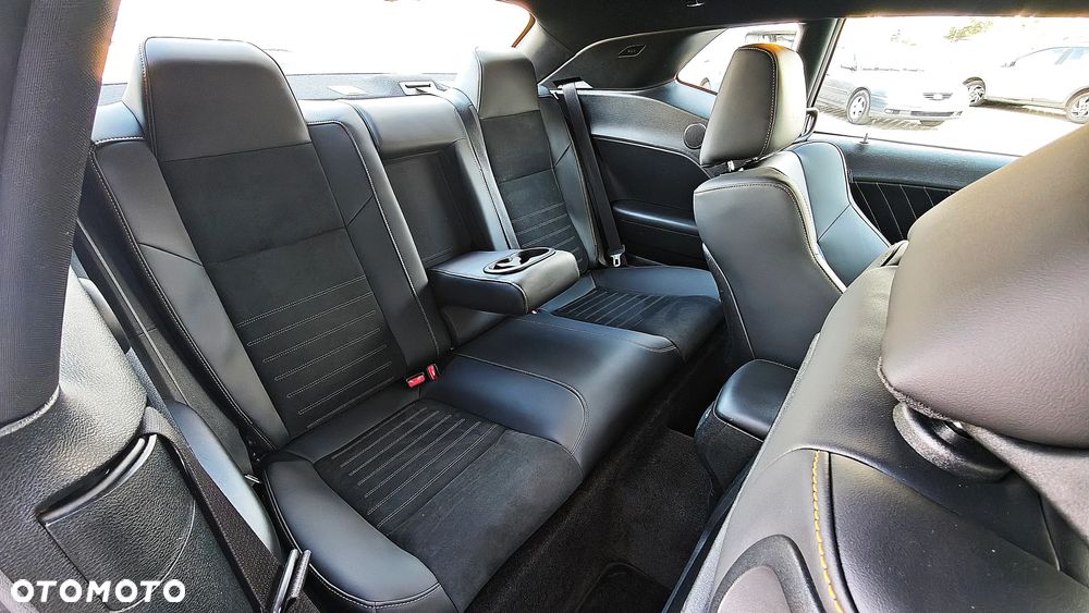 Dodge Challenger 6.4 Scat Pack - 18