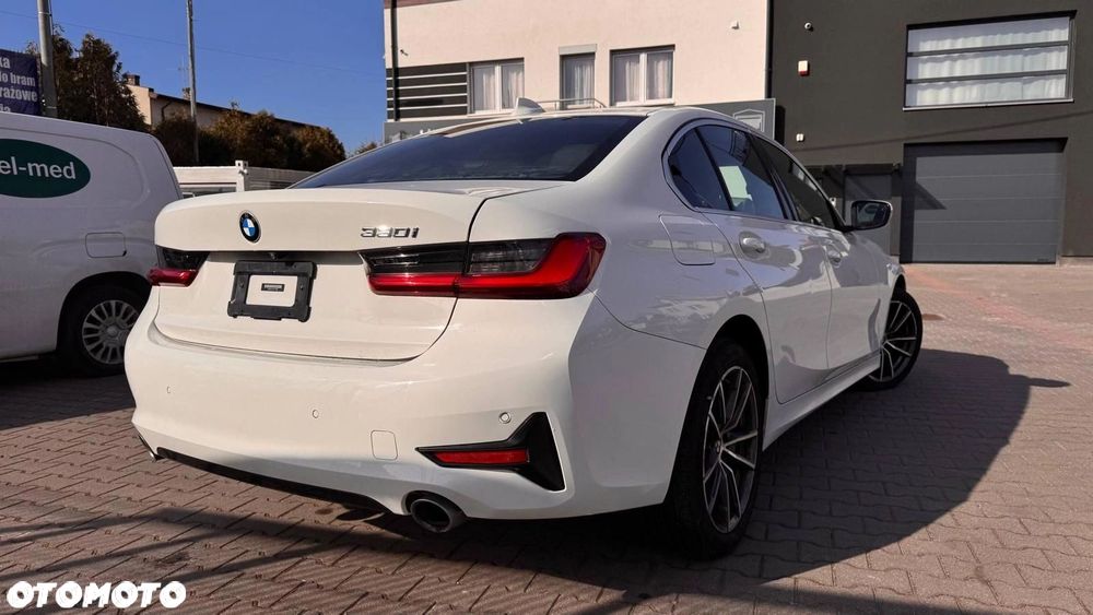 BMW Seria 3 330i Sport Line - 7