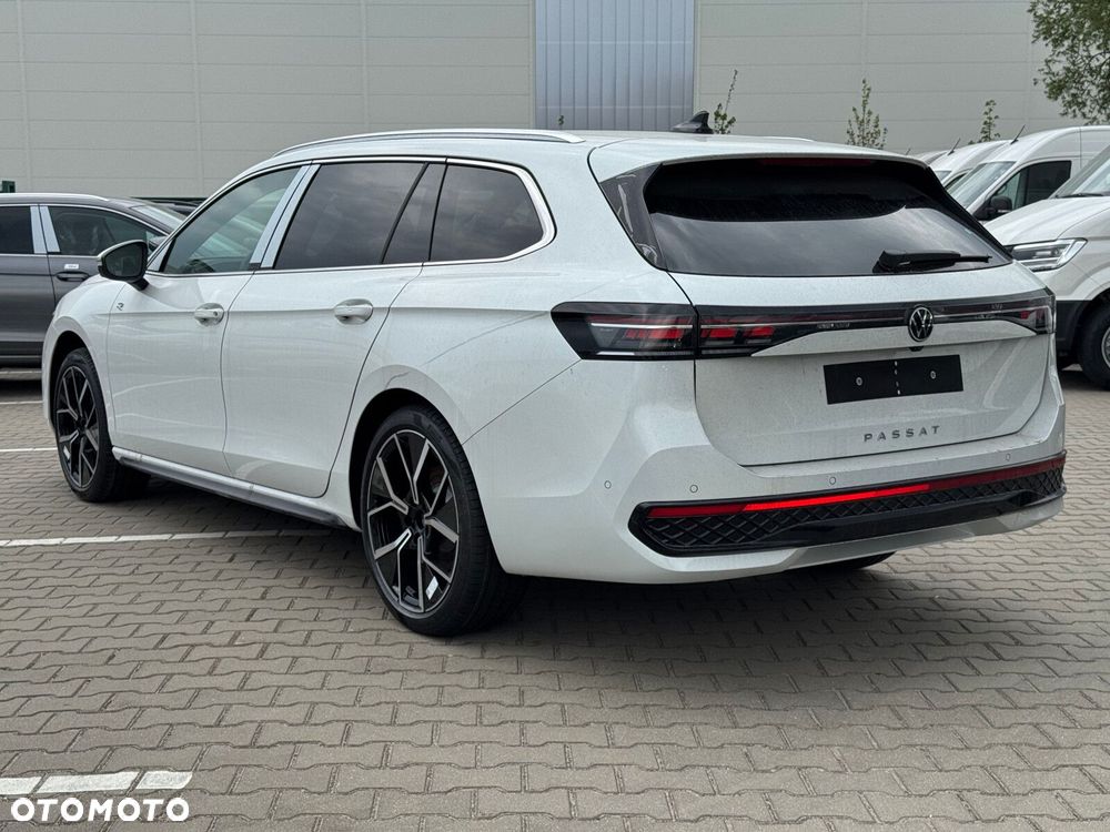 Volkswagen Passat Variant 2.0 TSI R-Line Plus DSG - 13