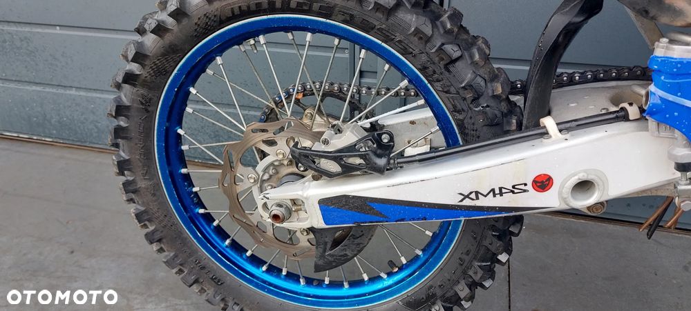 Yamaha YZ - 28