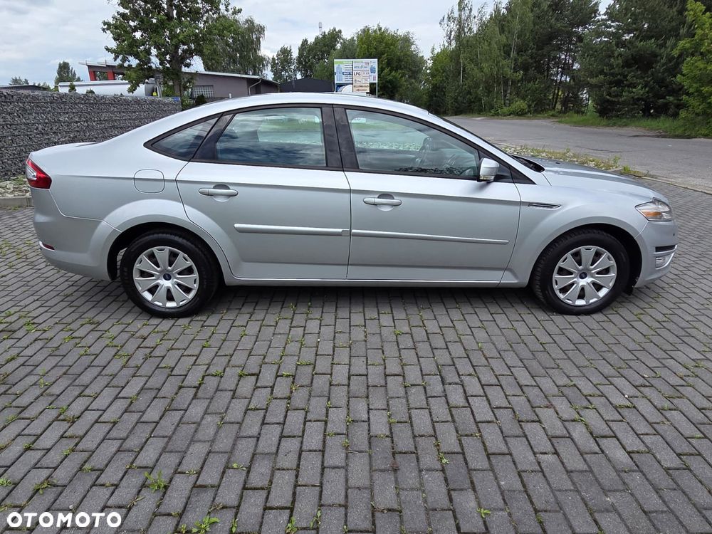 Ford Mondeo 1.6 T Ambiente - 10