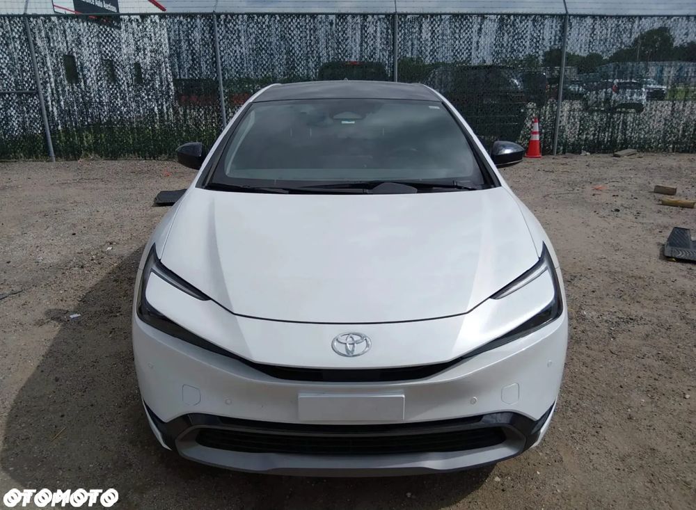 Toyota Prius Hybrid Executive - 2
