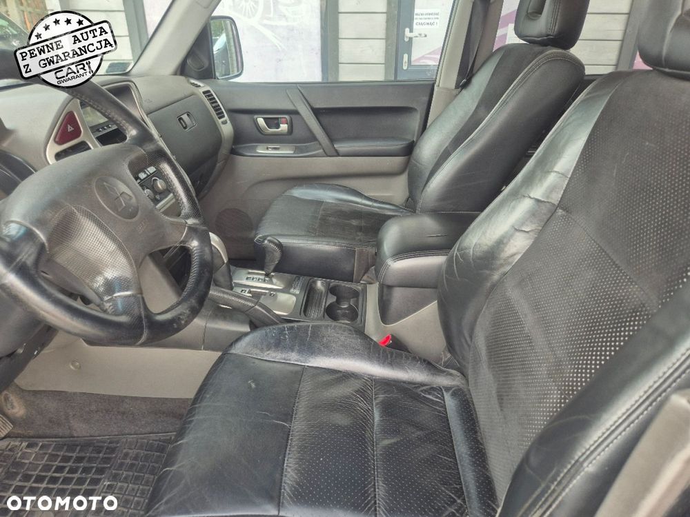 Mitsubishi Pajero - 10