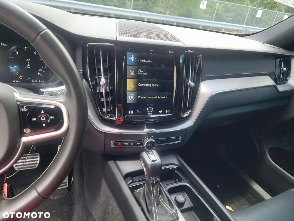 Volvo XC 60 T5 AWD R-Design - 12