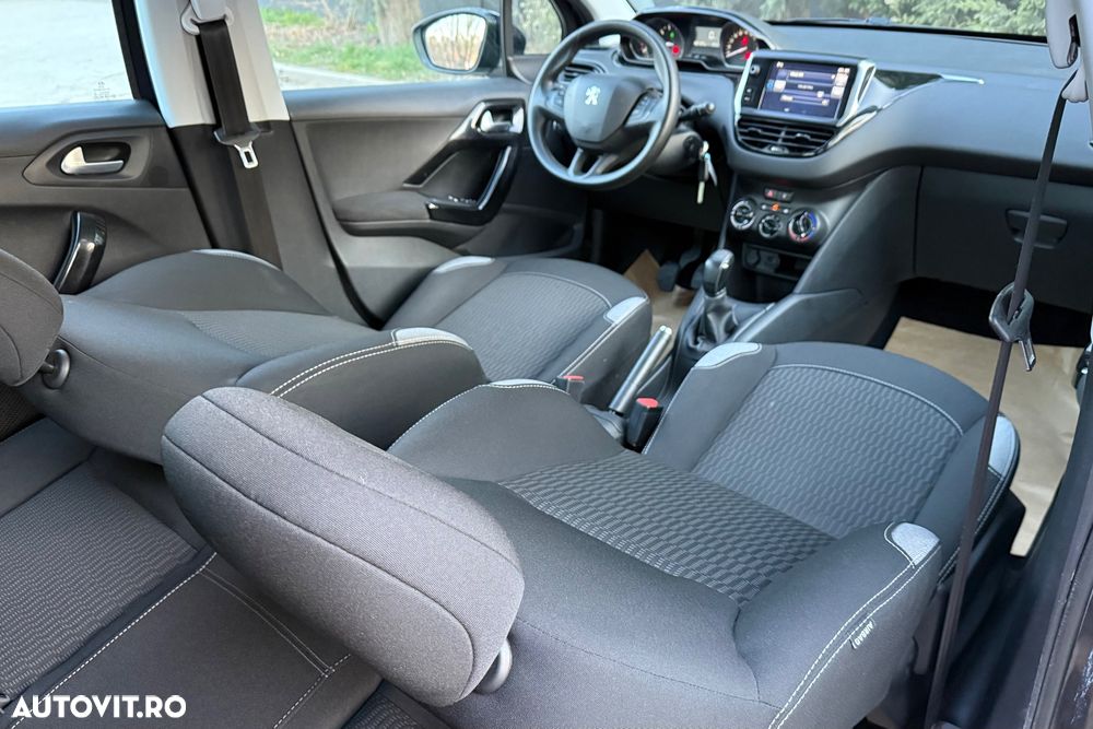 Peugeot 208 PureTech 110 Stop & Start Allure - 36