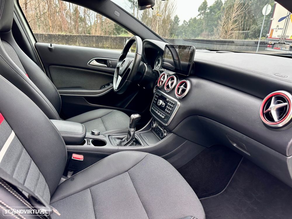 Mercedes-Benz A 180 CDI (BlueEFFICIENCY) Urban - 37
