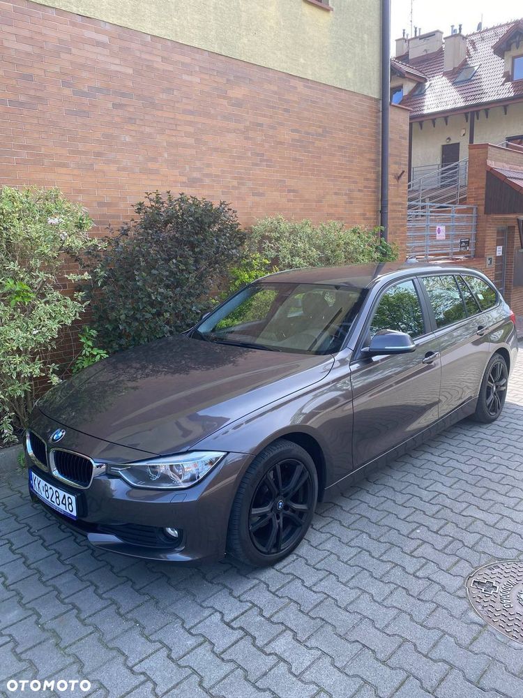 BMW Seria 3 318d - 14