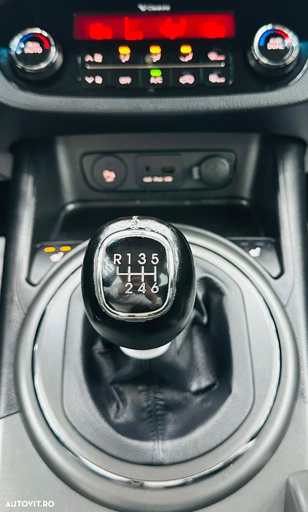 Kia Sportage 1.7 CRDI 2WD Spirit - 24