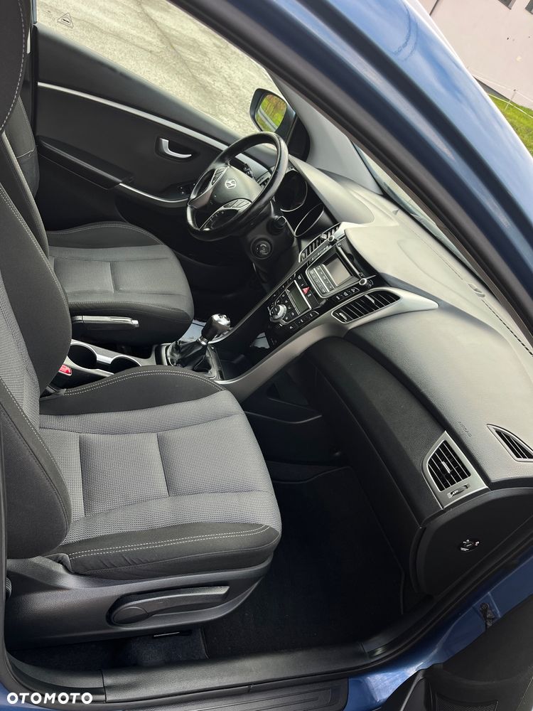 Hyundai i30 1.6 CRDi BlueDrive Premium - 31