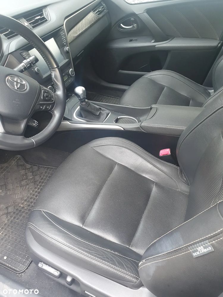 Toyota Avensis 2.0 D-4D Prestige - 17