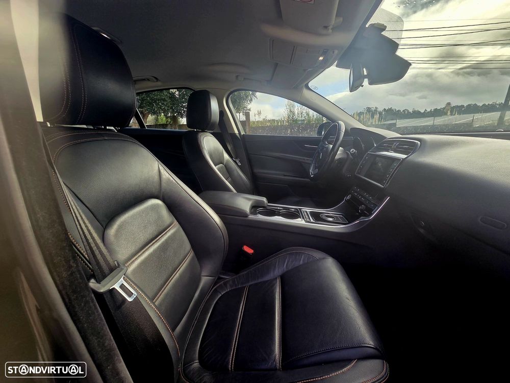 Jaguar XE 2.0 D Portfolio Aut. - 9