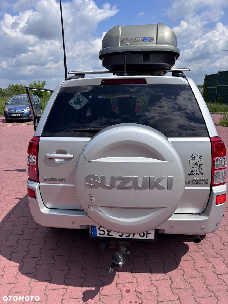 Suzuki Grand Vitara 2.0 Club - 11