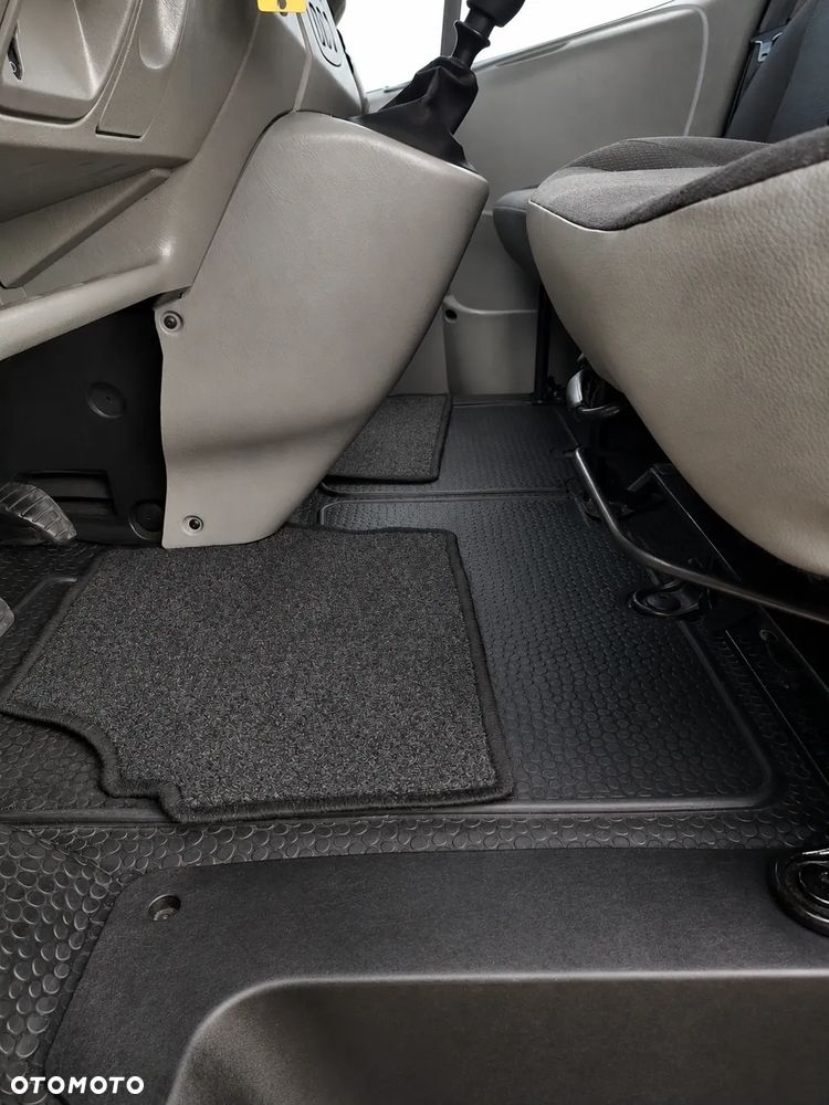 Opel Vivaro - 22