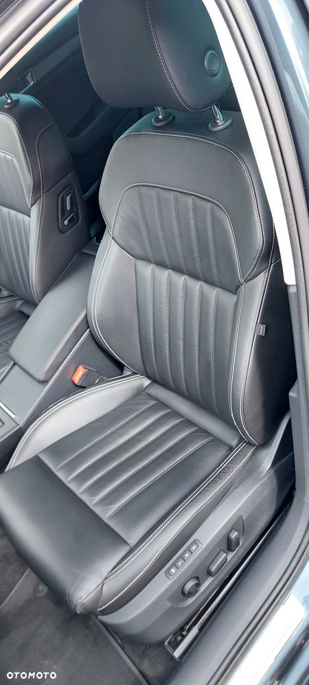 Skoda Superb 2.0 TDI DSG Premium Edition - 15