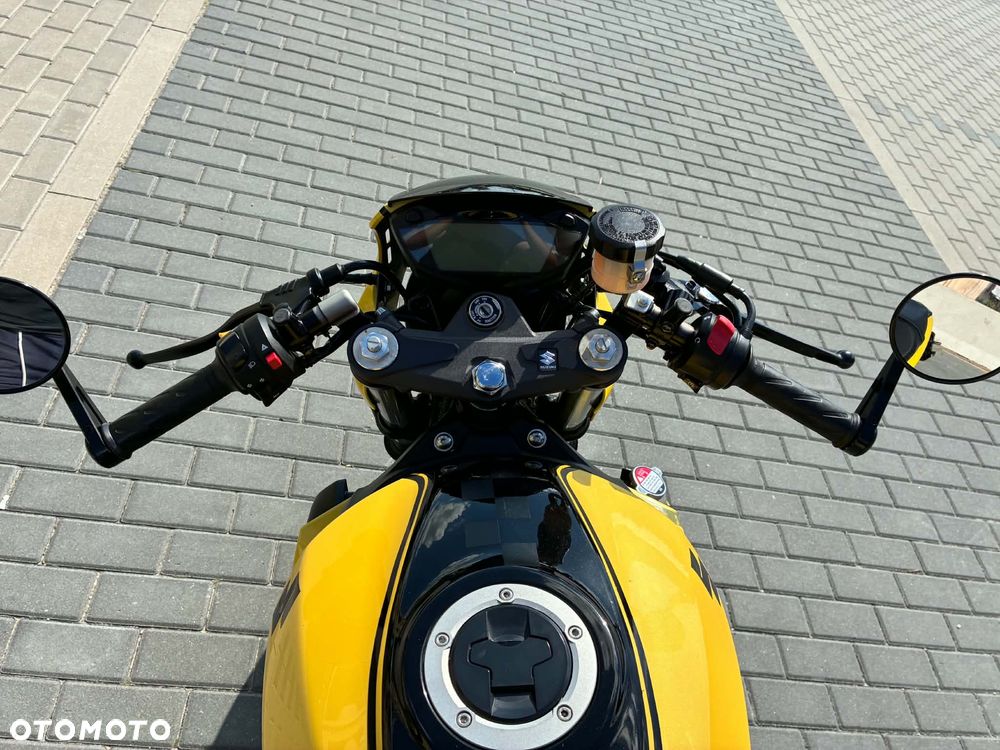 Suzuki SV - 11