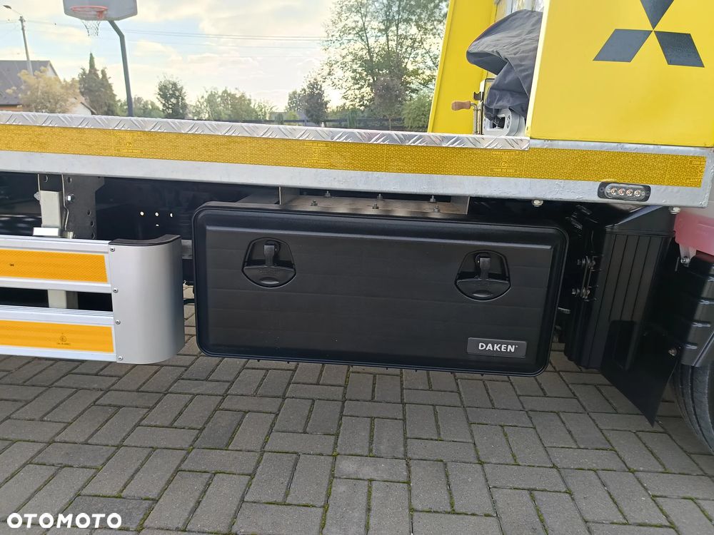 Mitsubishi FUSO CANTER 7C15 - 16