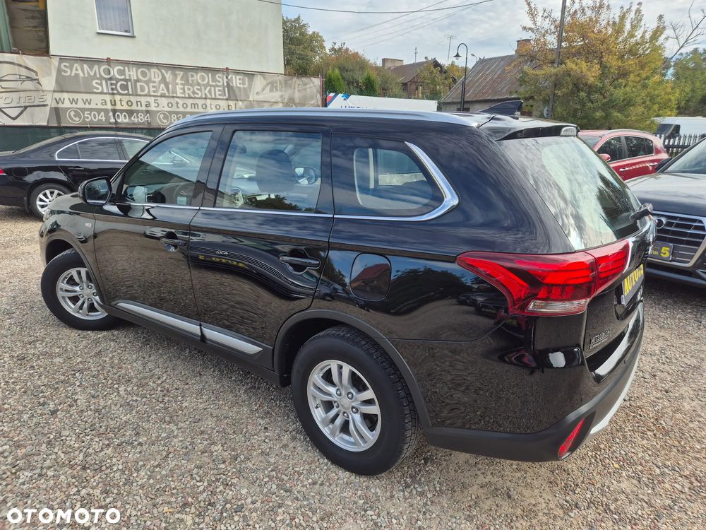 Mitsubishi Outlander - 10