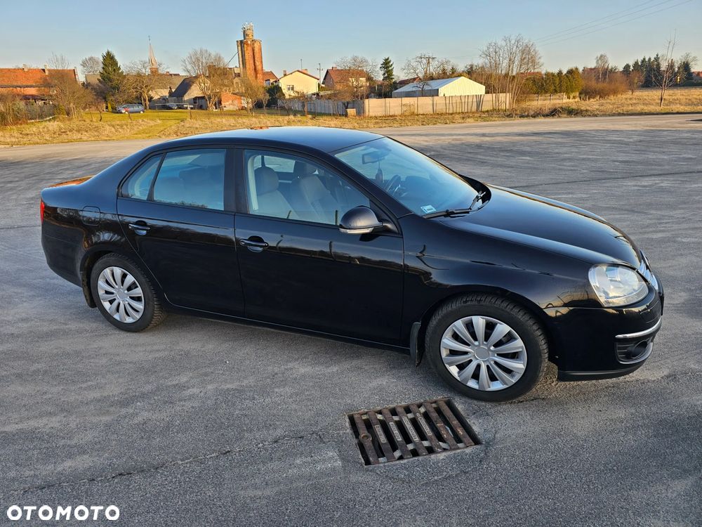 Volkswagen Jetta 1.9 TDI Trendline - 4