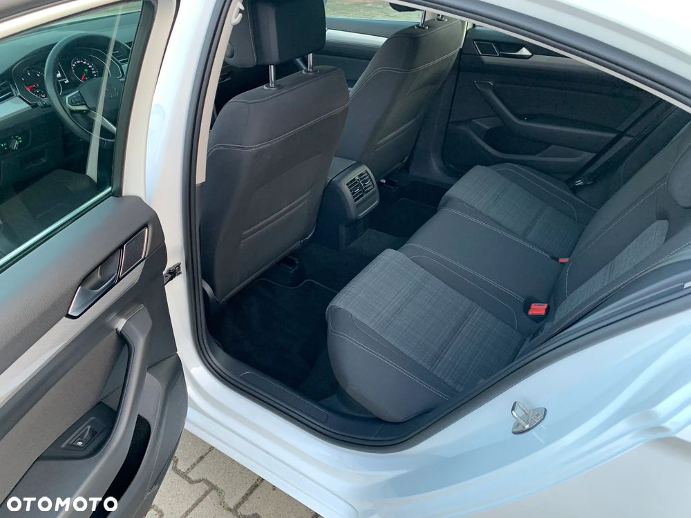 Volkswagen Passat 2.0 TDI EVO Business DSG - 14