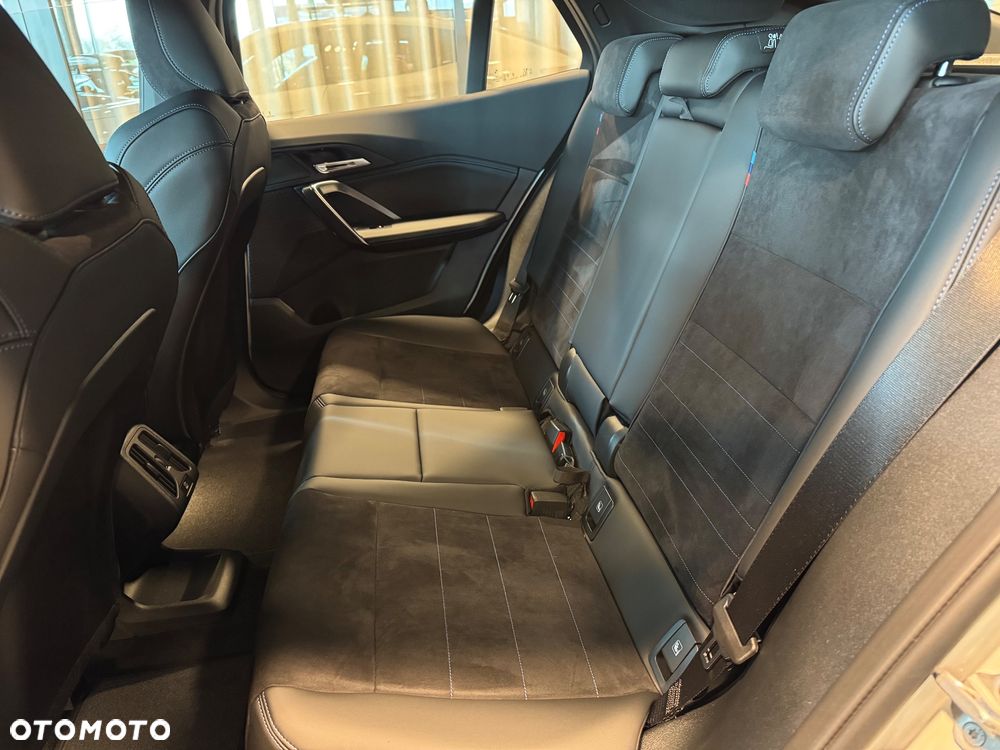 BMW iX2 eDrive20 66.5kWh M Sport Edition - 9