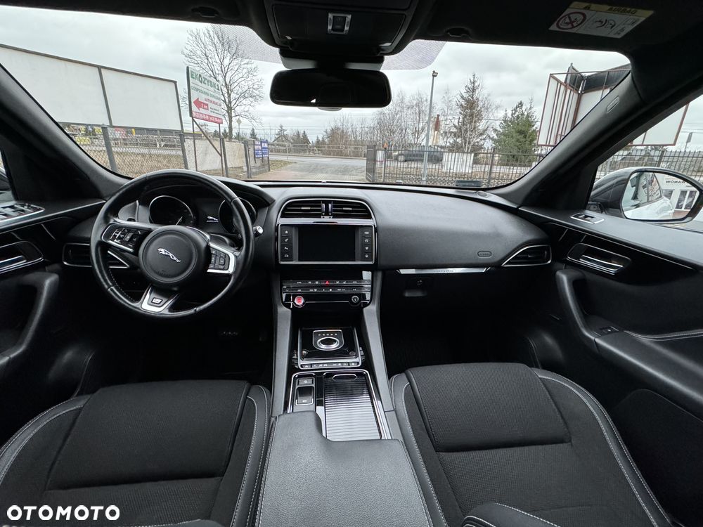 Jaguar F-Pace 2.0 i4D AWD R-Sport - 8