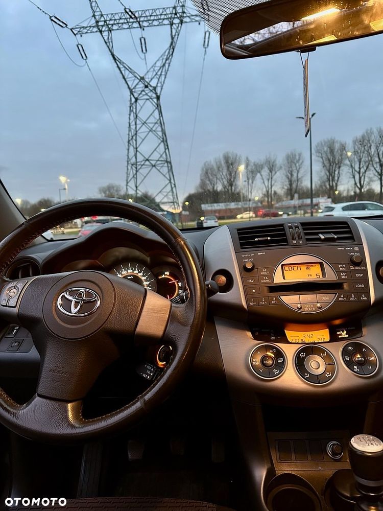 Toyota RAV4 - 12