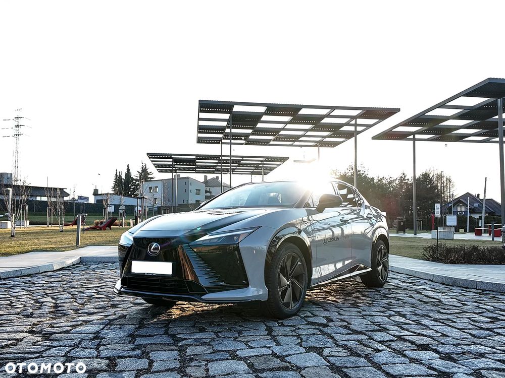 Lexus RZ - 7
