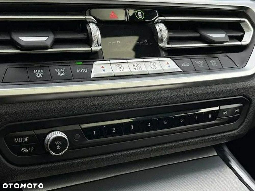 BMW Seria 3 318d Sport Line - 27