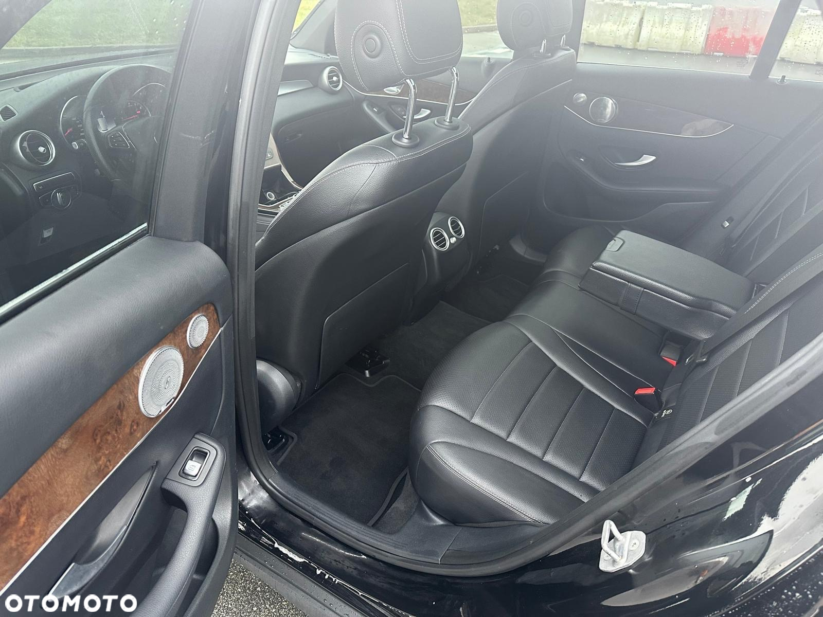 Mercedes-Benz GLC 300 Coupe 4Matic 9G-TRONIC - 22